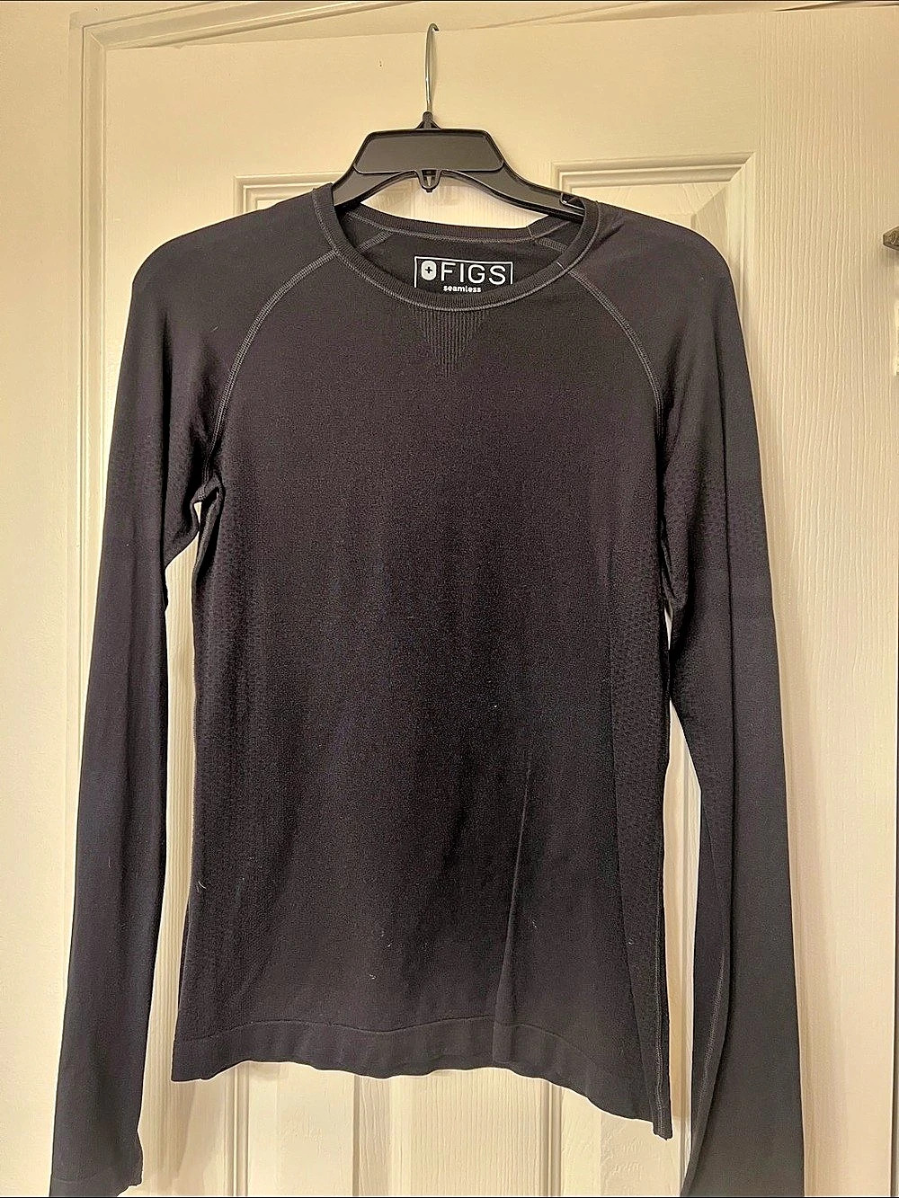 FIGS Seamless Long Sleeve Nylon Tee Size Medium